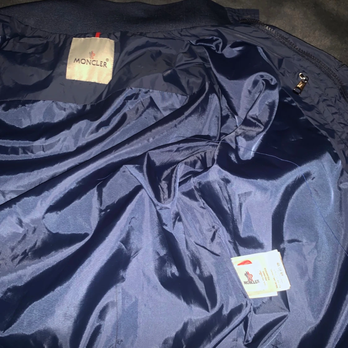 Mörkblå vindjacka från Moncler - 4