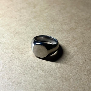 Minimal Silver Signet - Super clean, thick stainless steel signet. Size 9