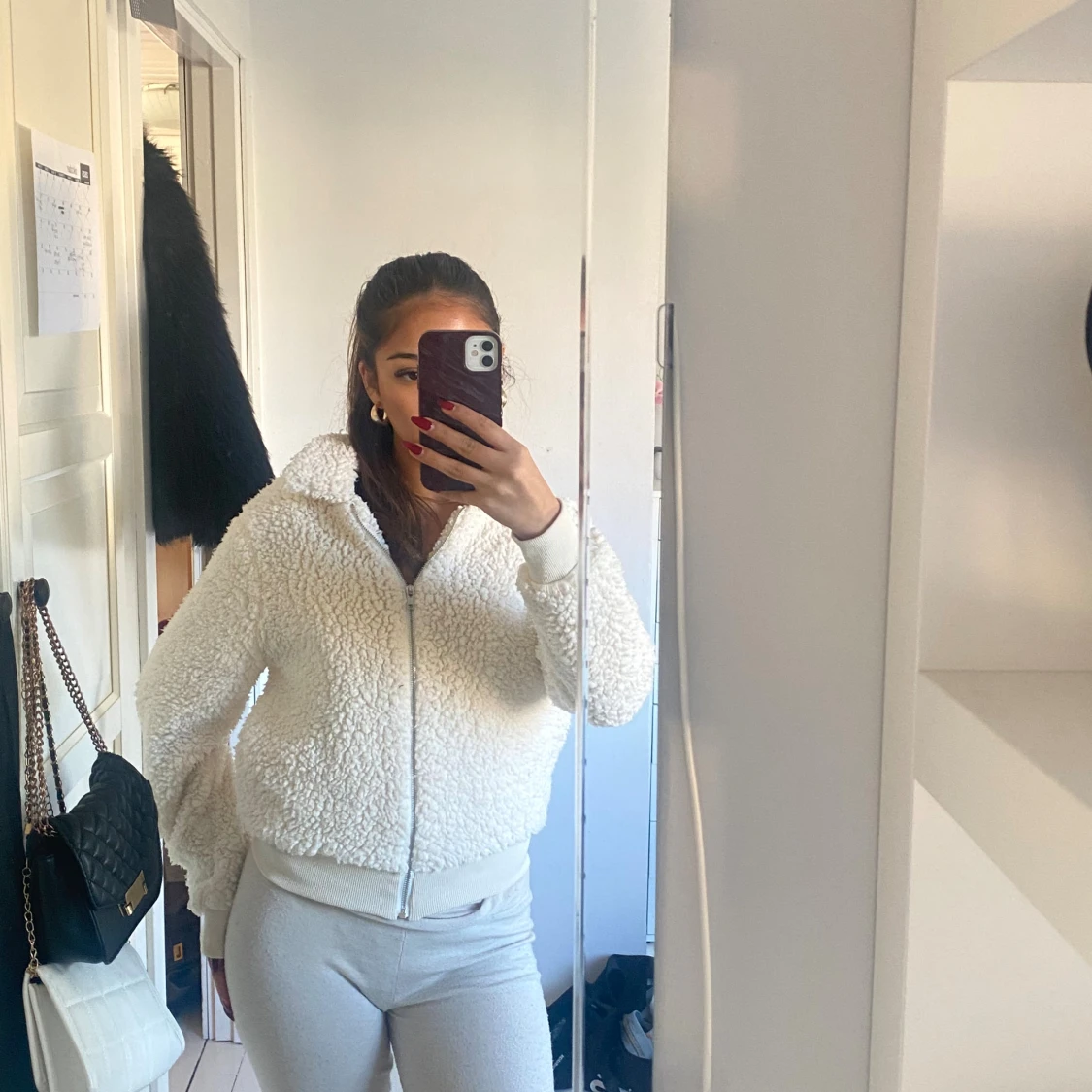 Creme vit fluff tröja  - 2