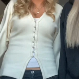 Kofta gina - Jättesnygg populär tröja från Gina strl XS💓💓💓🥰🥰🥰