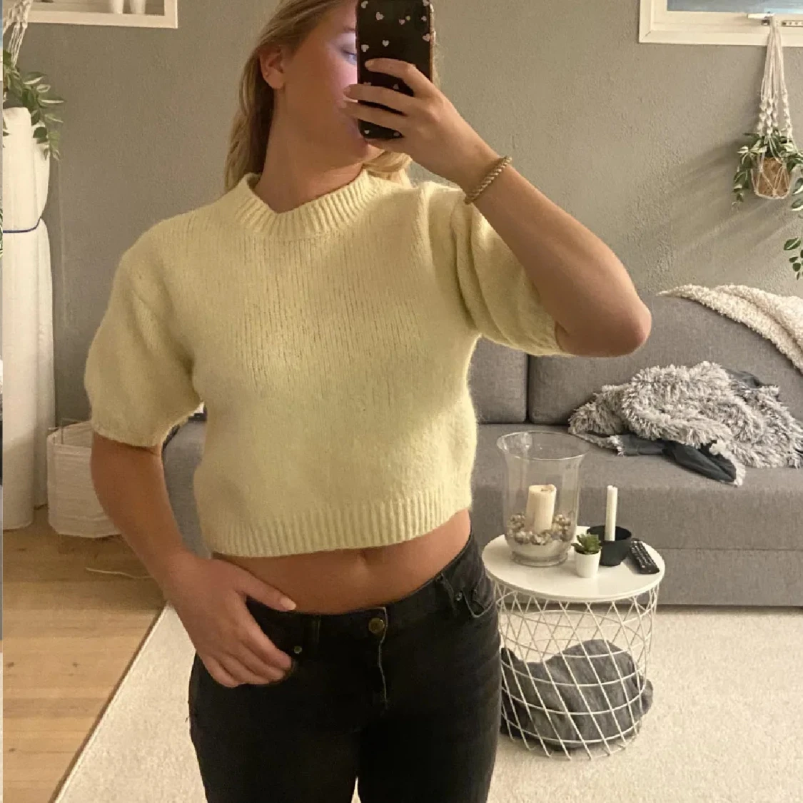 Ljusgul croppad stickad topp - 1