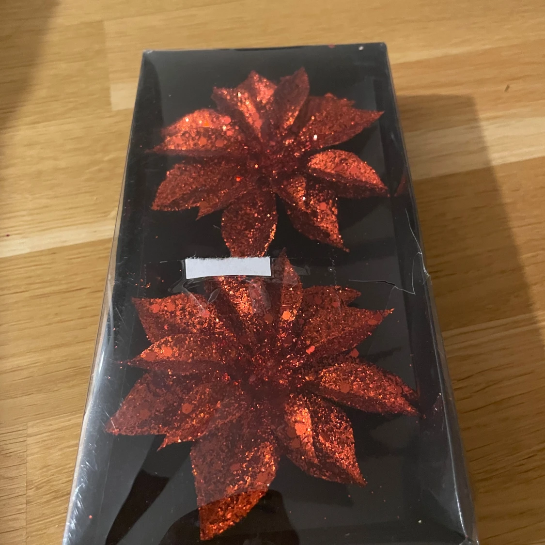 Röda glittriga blomdekorationer - 1