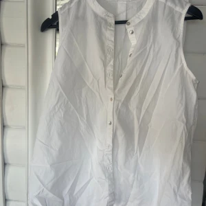 Skjorta utan ärmar - Skjorta utan ärmar