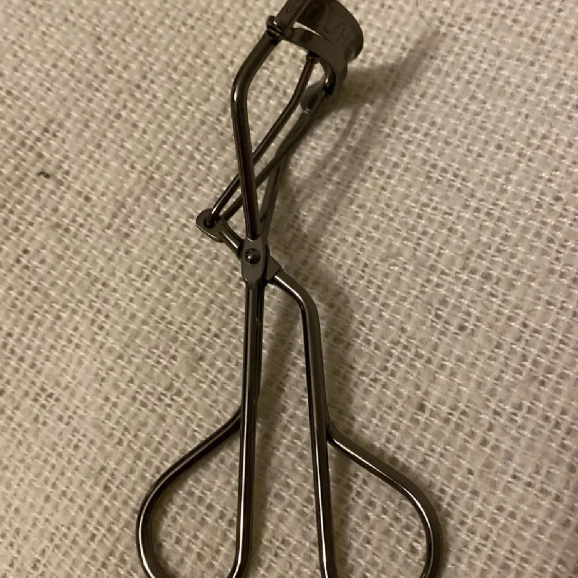 Shiseido ögonfransböjare - 4