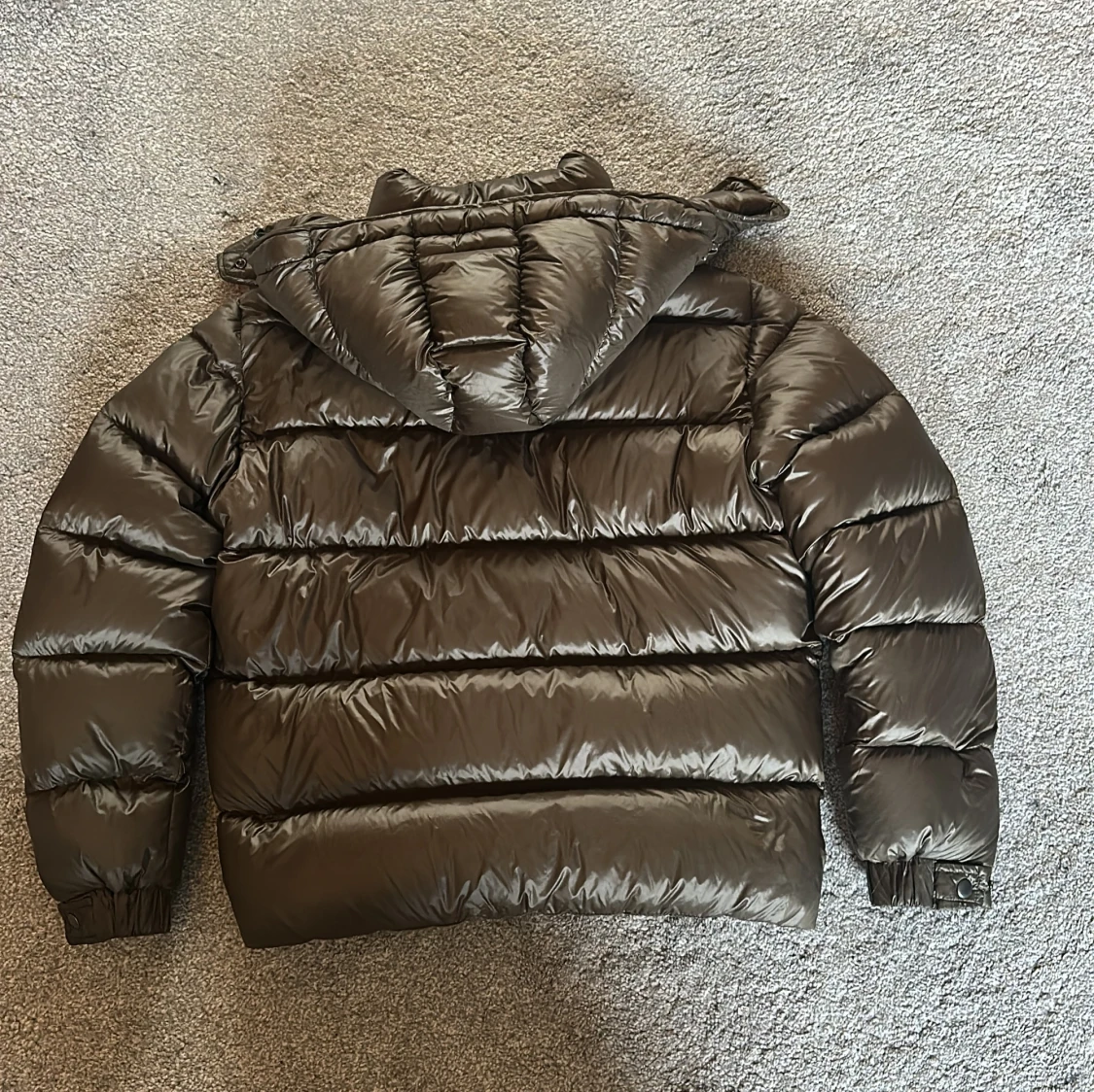 Mörkgrön pufferjacka från Massimo Dutti - 1