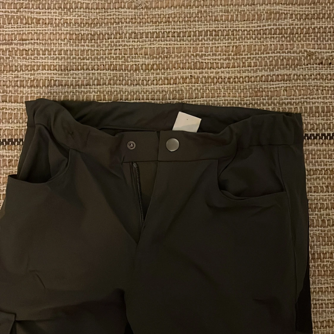 Svarta och gröna vandrings byxor. - 2