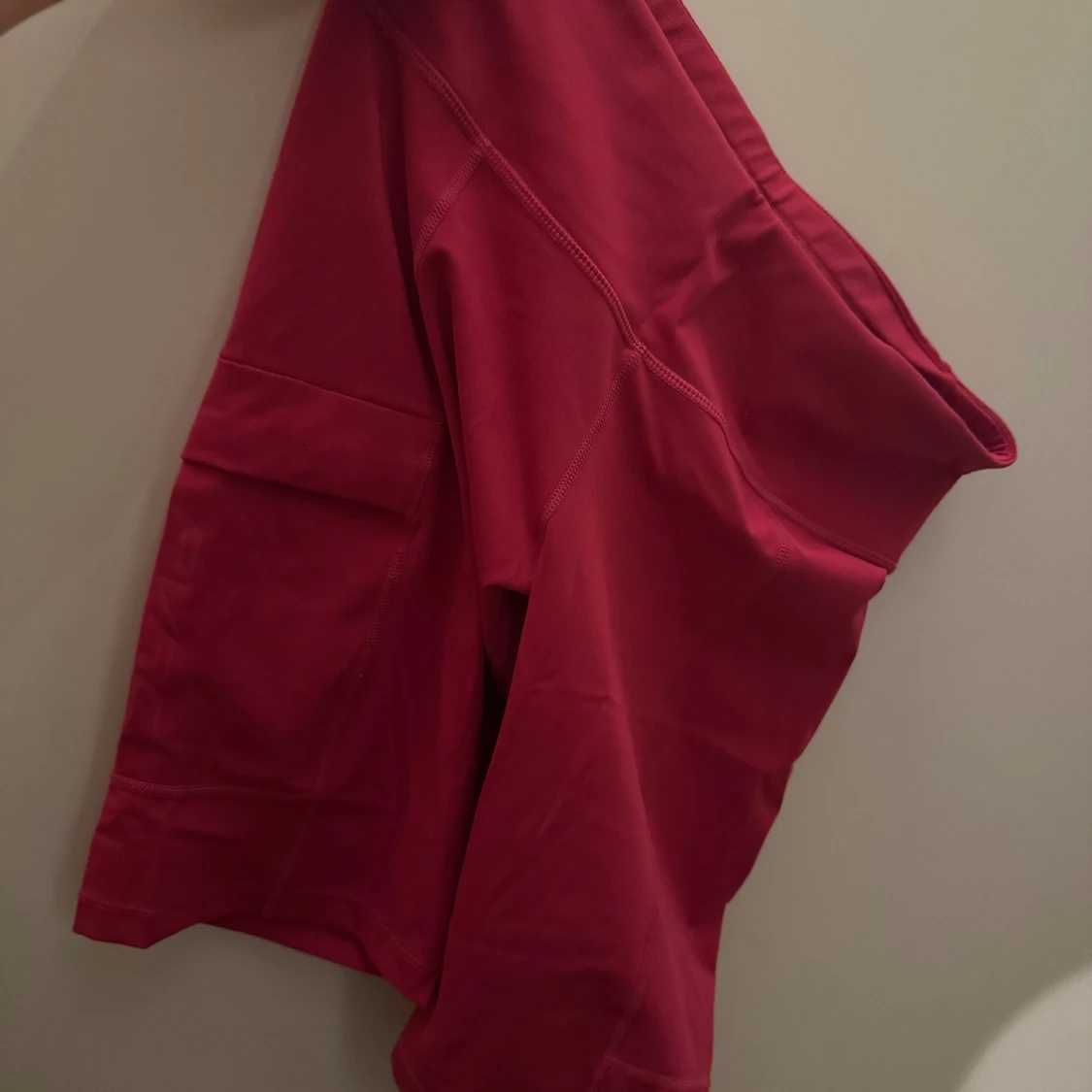 Rosa RevolutionRace shorts med fickor