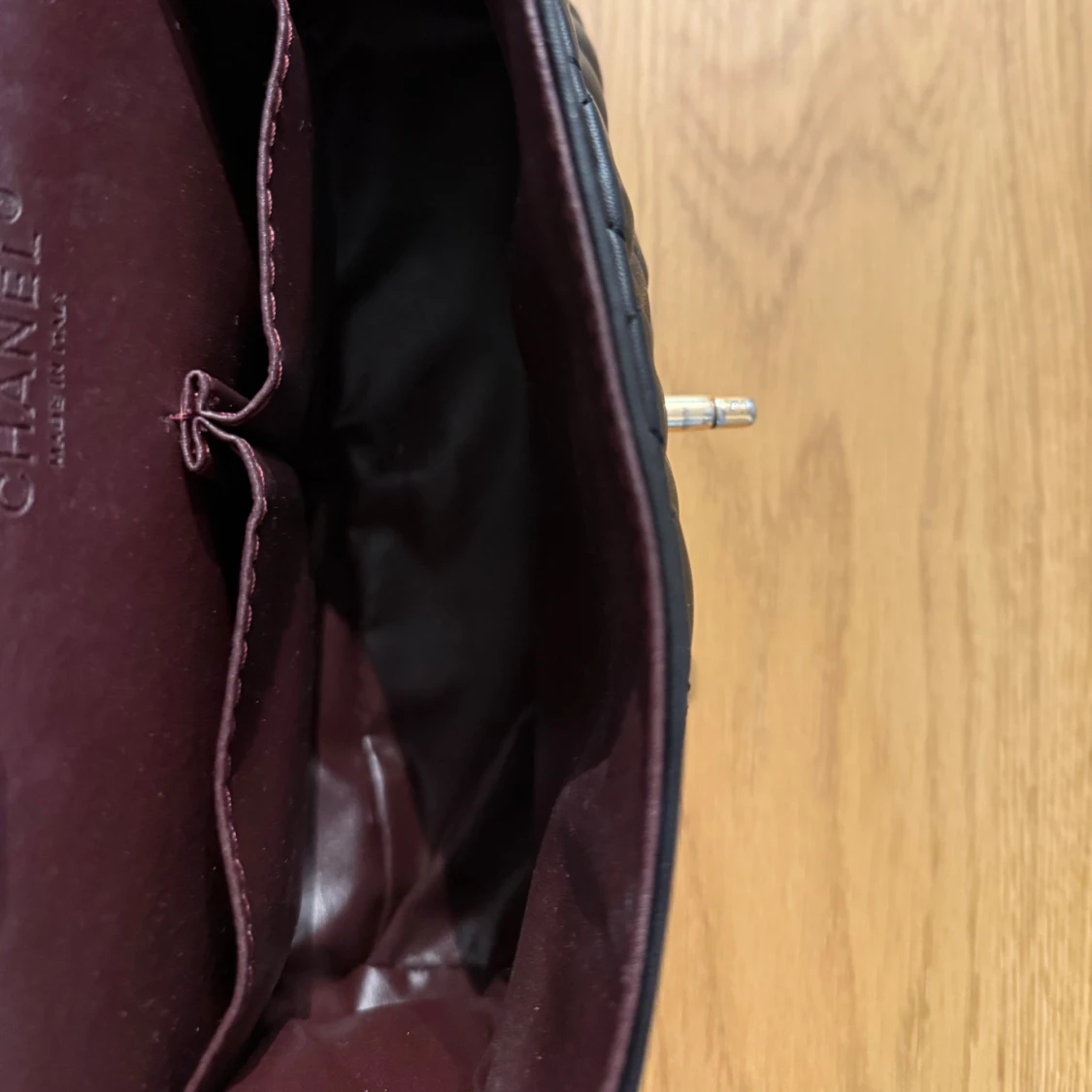 Svart quiltad väska - 3