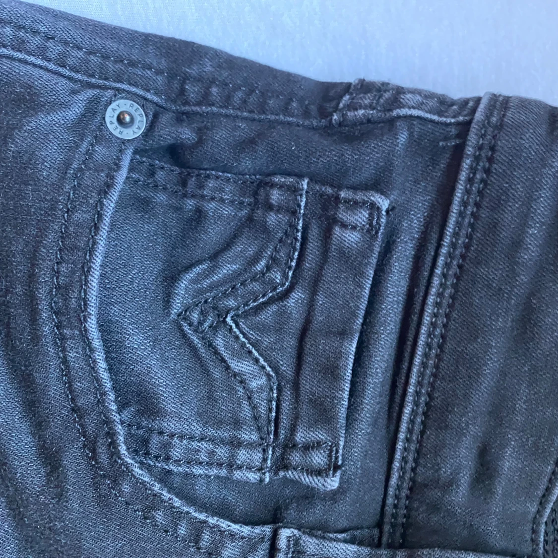 Svarta Replay jeans, midja 28/32 - 2