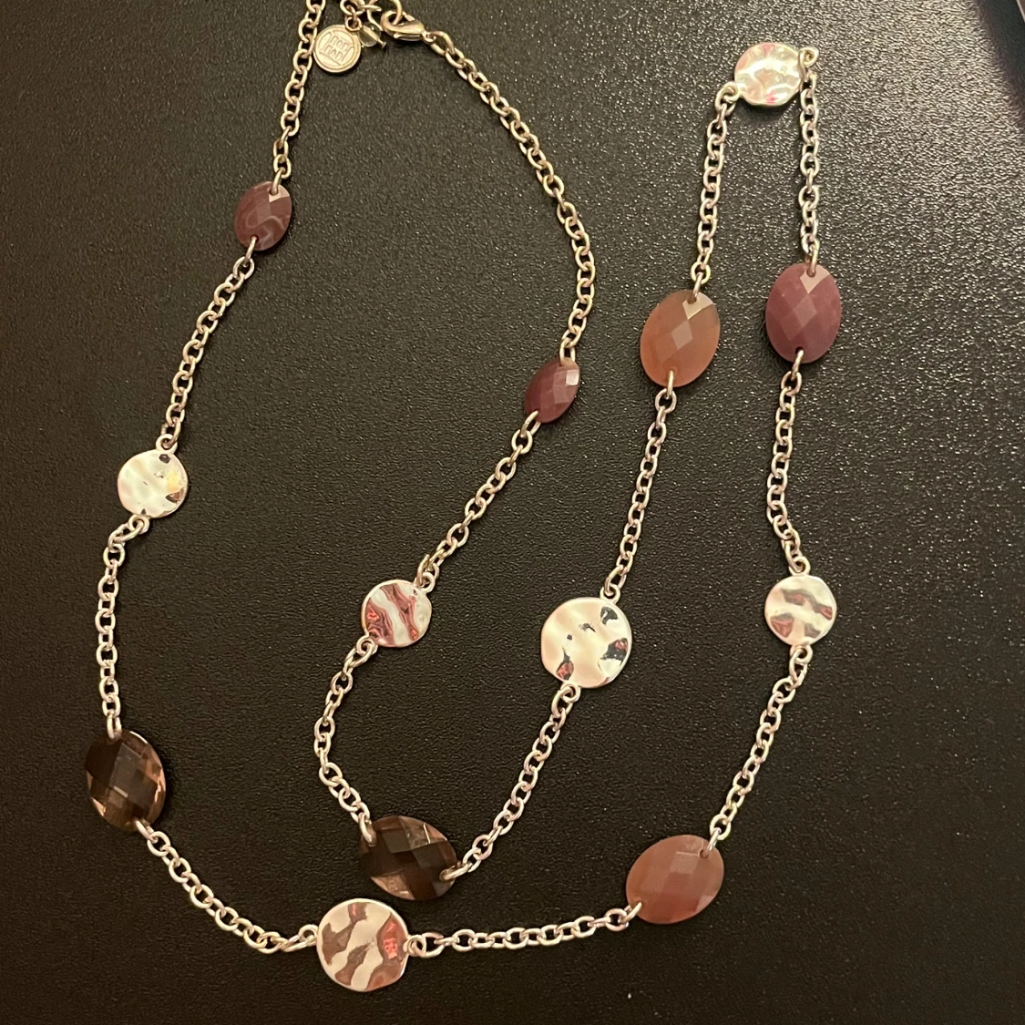 Långt halsband med silverkedja