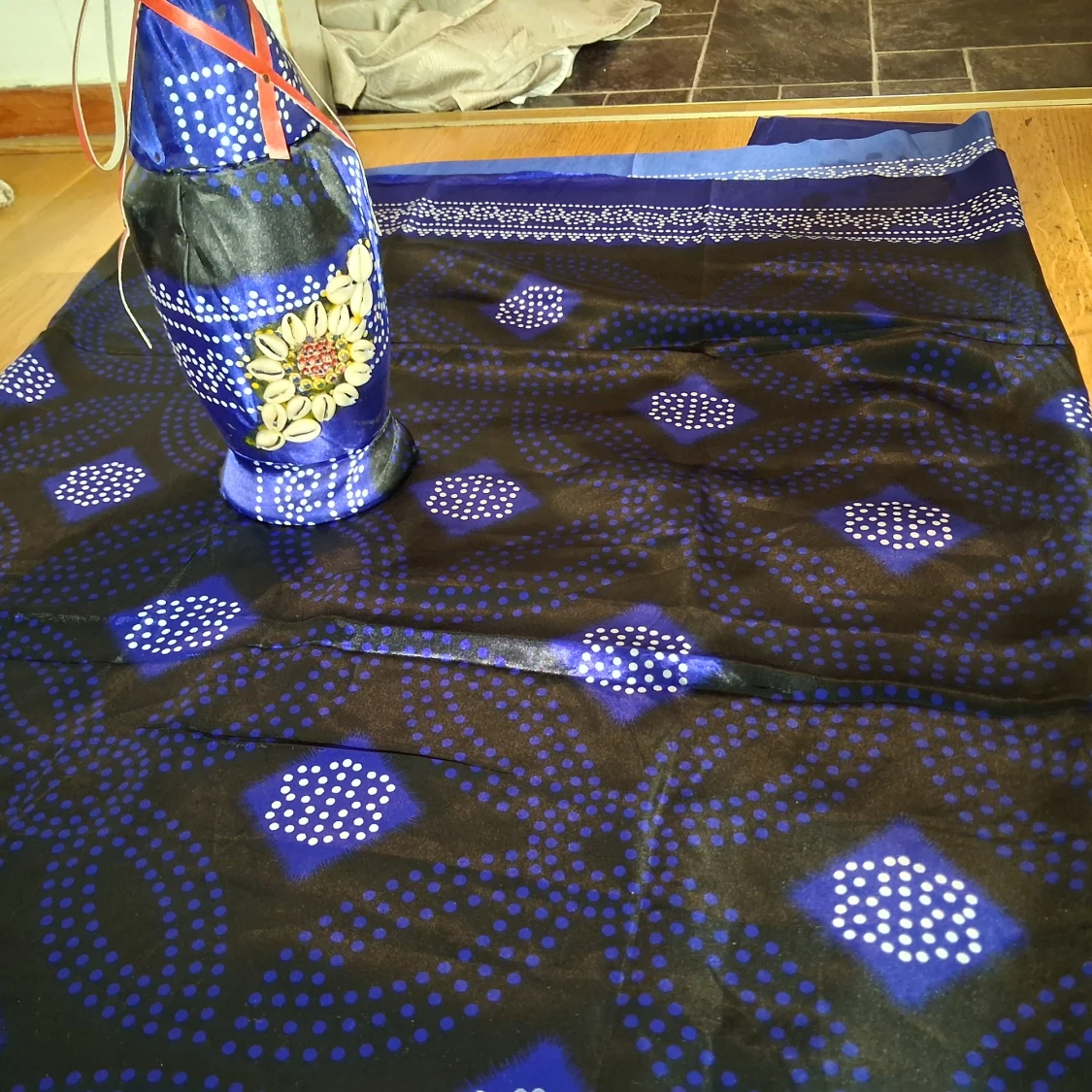 Blå långkjol med mönster från Dahabo