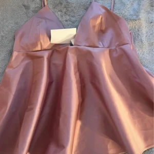 Rosa topp - Supersöt rosa topp perfekt till fest!