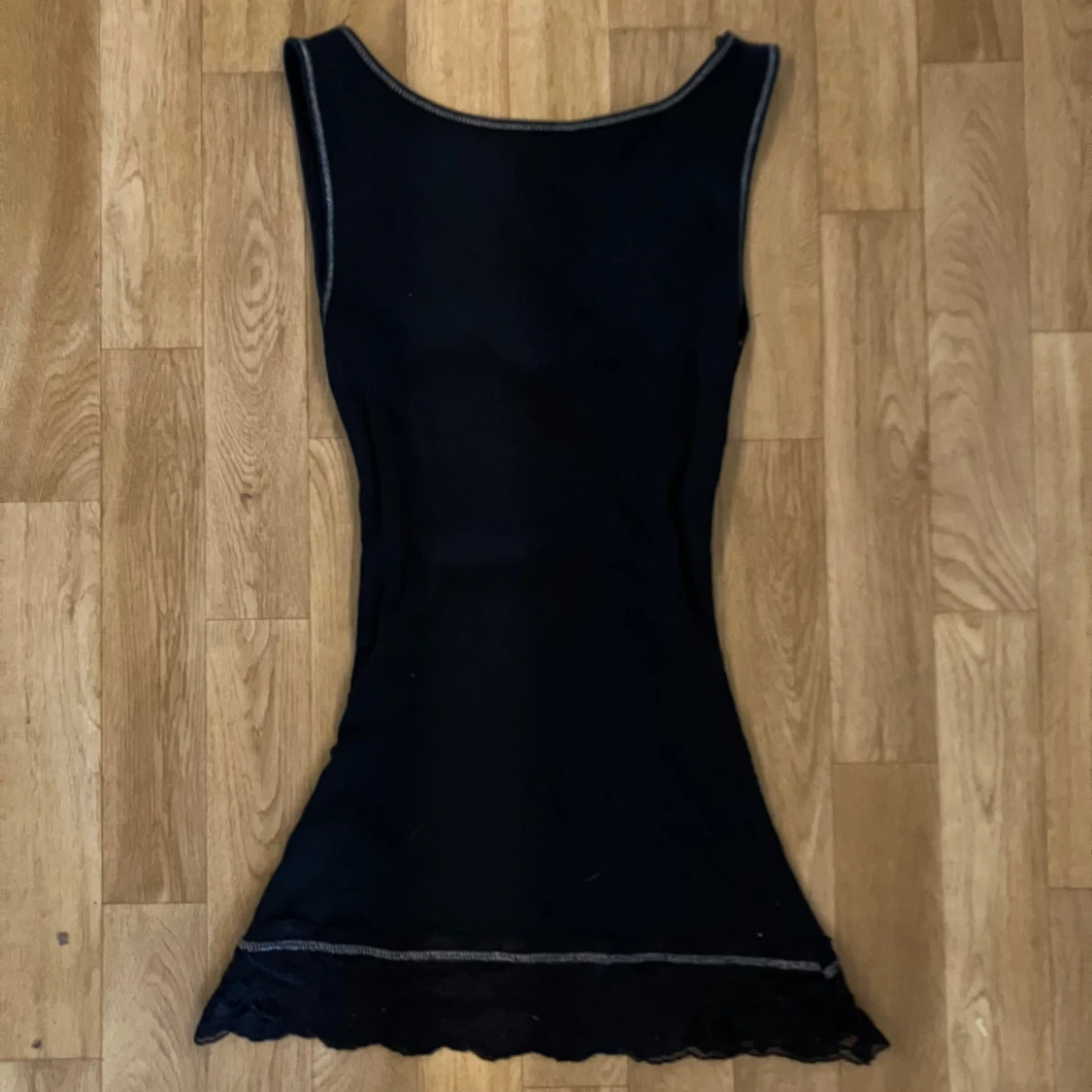 Svart y2k Linne med lace och silverdetaljer   - 1