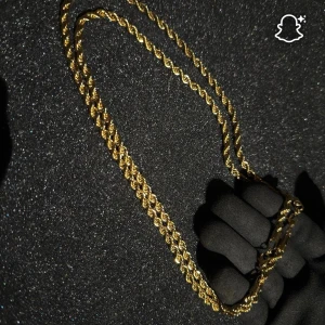 Guldigt cordell halsband - Snyggt halsband Cordell guldfärgad. 50cm 3mm bredd 