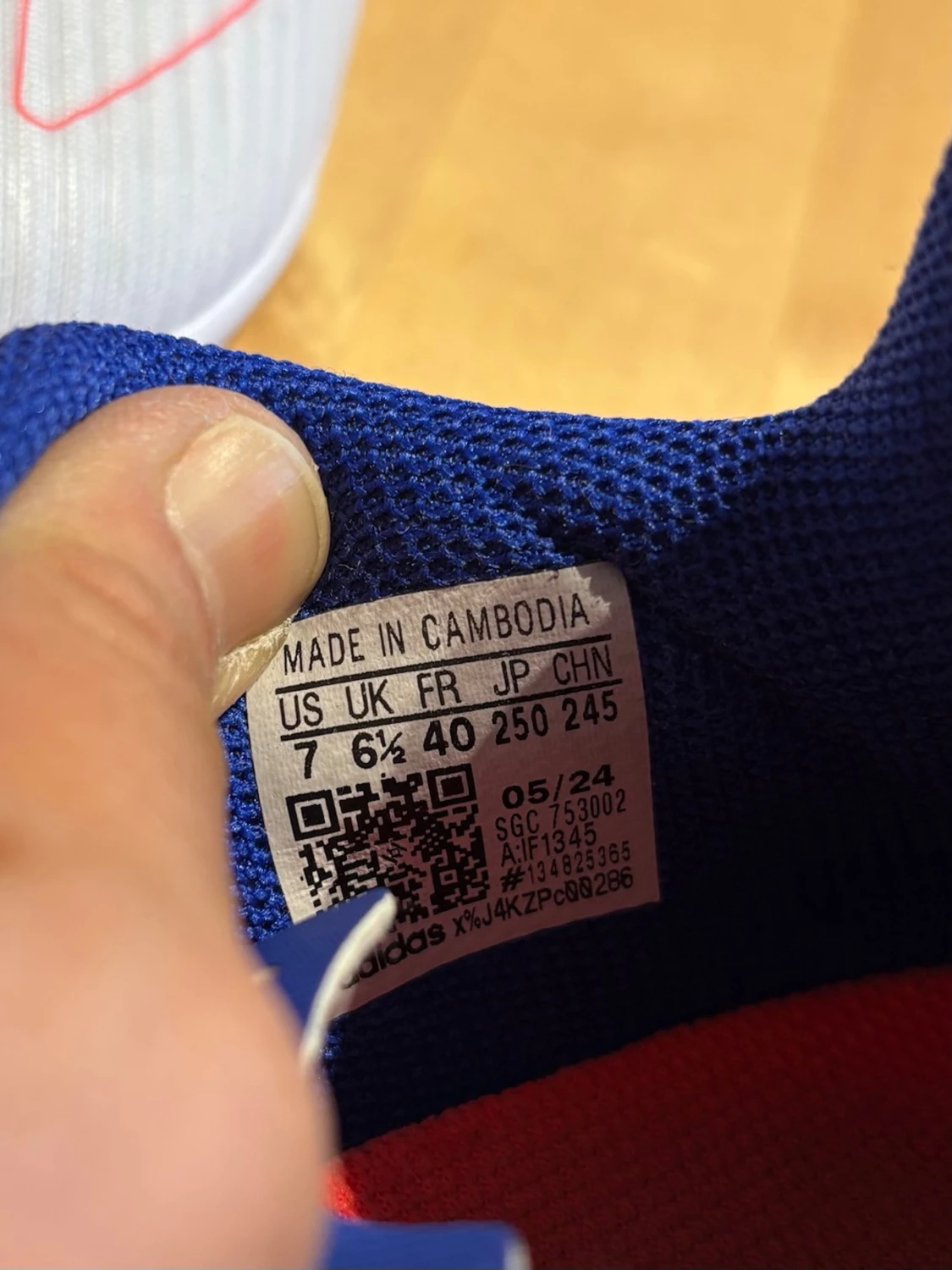 Adidas vita fotbollsskor med röd/blå - 3