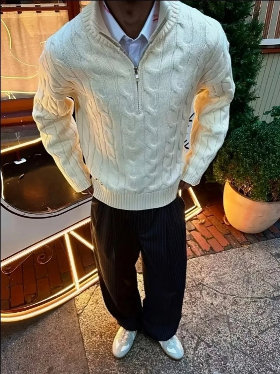 Vit kabelstickad halvzip tröja