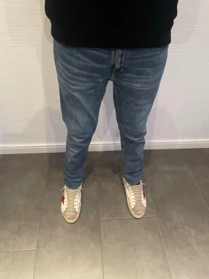 Nudie Skinny lin jeans  - Nudie Skinny lin jeans herr| pris:499kr| skick:9,8/10| storlek:32/32| Hör av dig vid minsta lilla fundering eller fråga|