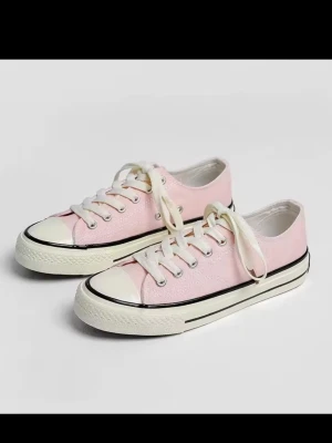 Strlk 36 rosa converse - Helt nya, står strlk 37 men e små eftersom de e från asien