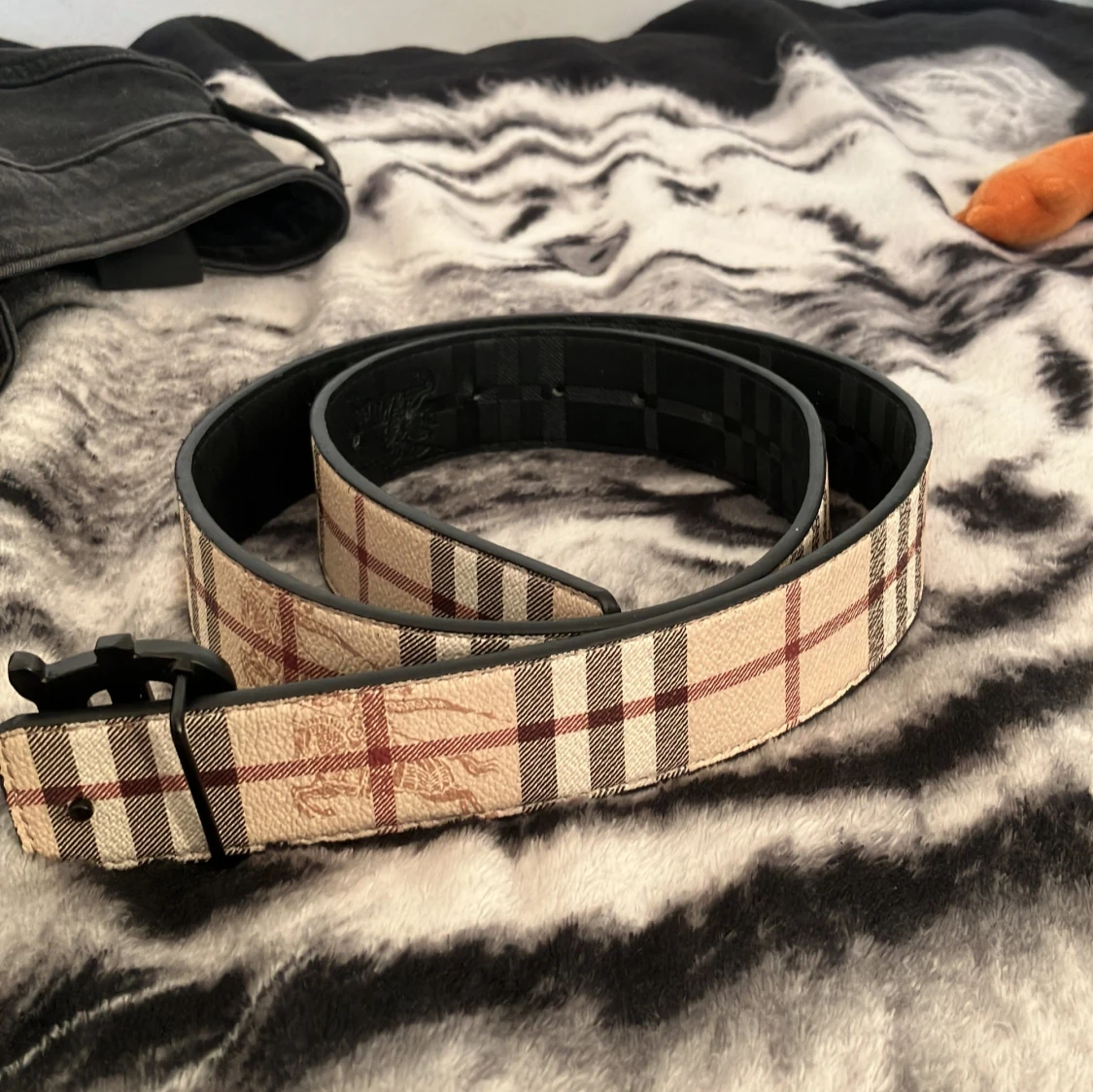  Burberry bälte Inkluderar allt. - 1