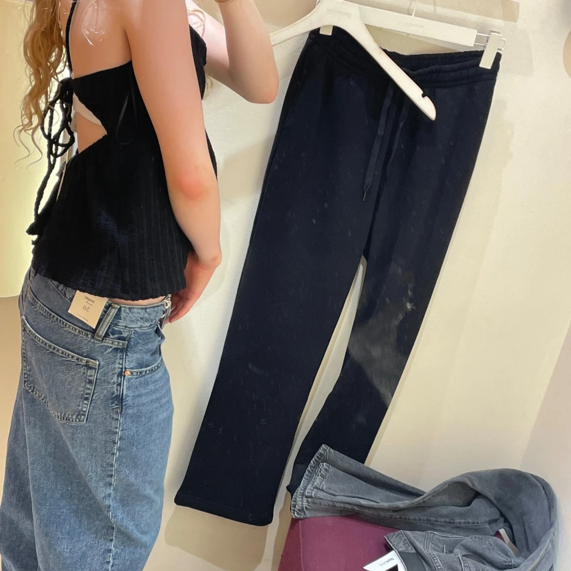 Svart ribbad linnetopp - 1