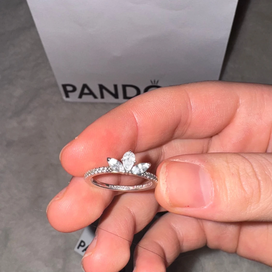 Silverring med stenar från Pandora - 1