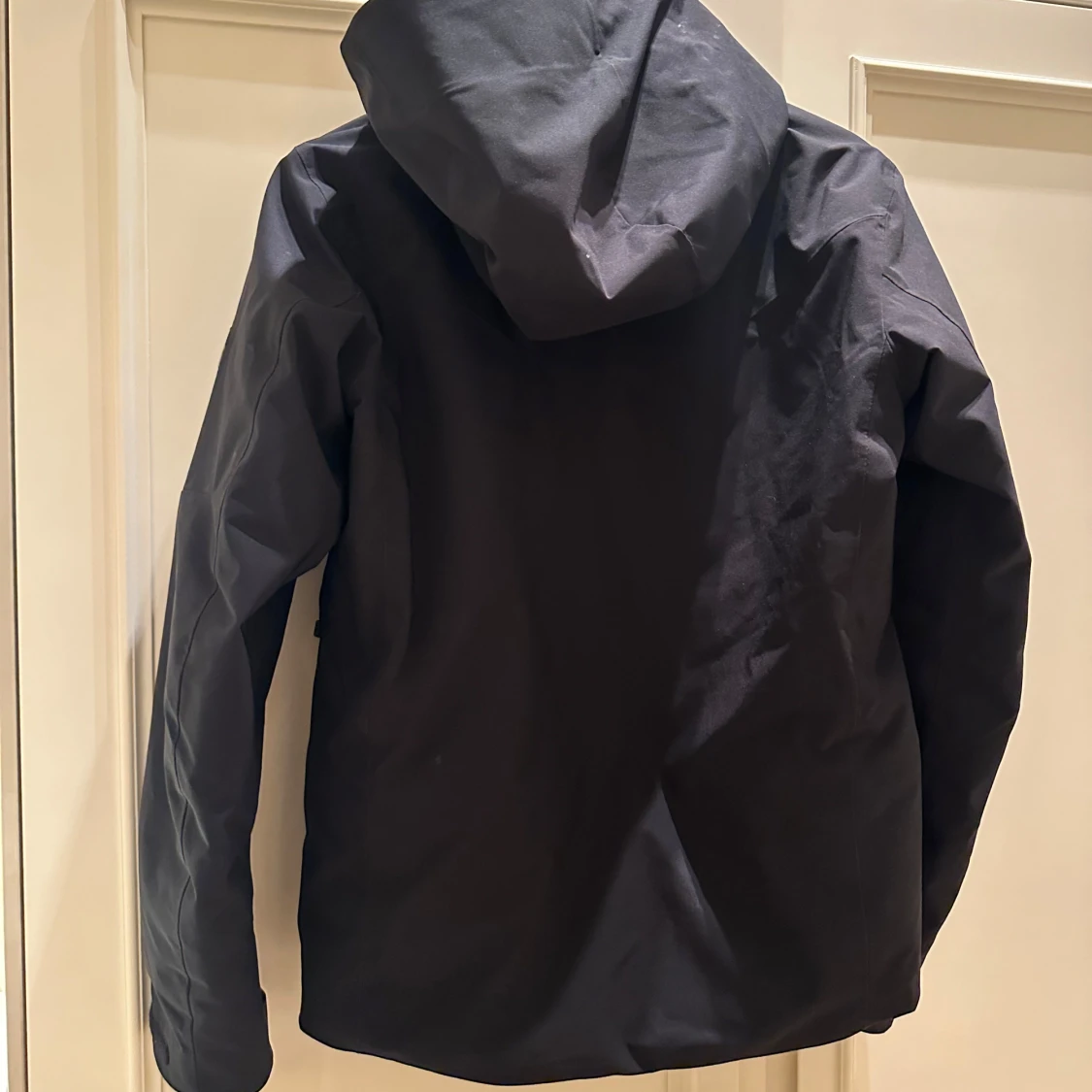 Svart skidjacka från Peak Performance - 1