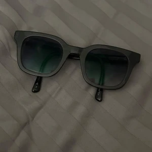 Solglasögon  - Säljer dessa chimi liknande solglasögonen, vet inte märket men de är från synsam❤️