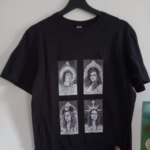 Greta van Fleet tröja - Egengjord merch till bandet Greta van Fleet🌻 Tål mild tvätt.