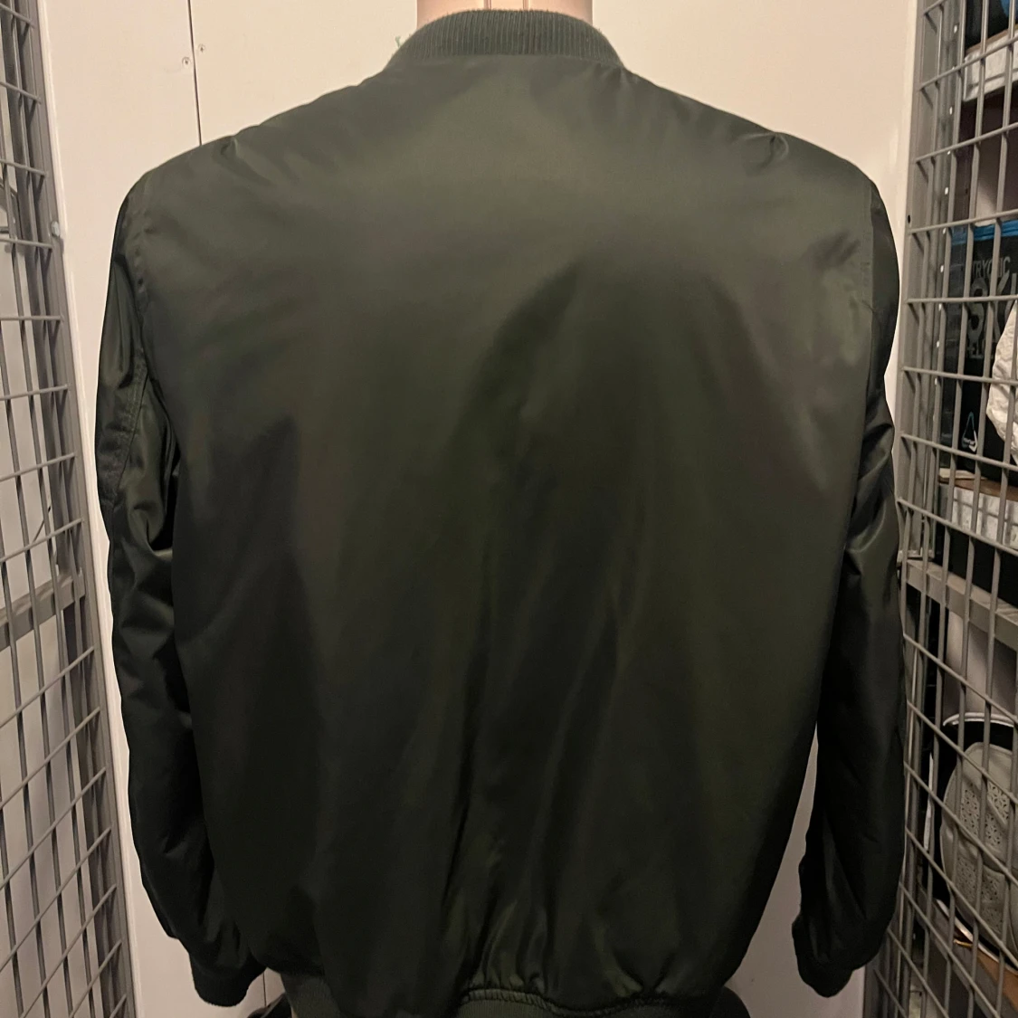 Grön bomberjacka med orange foder - 1