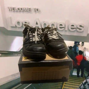 Nike dunks - Strl 44  Skicka bud plick har spanare på mig så jag får ej skriva nåt på min annons så kom dm för mer info