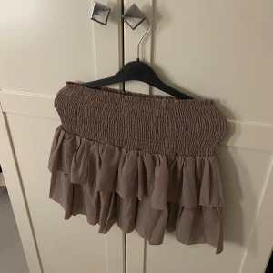 Kjol/tröja - Det är en tröja eller kjol det passar till båda.