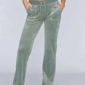 Juciy  - Säljer ett par juciy i xs helt nya typ har haft dom minst 3 gånger kom privat för mer bilder