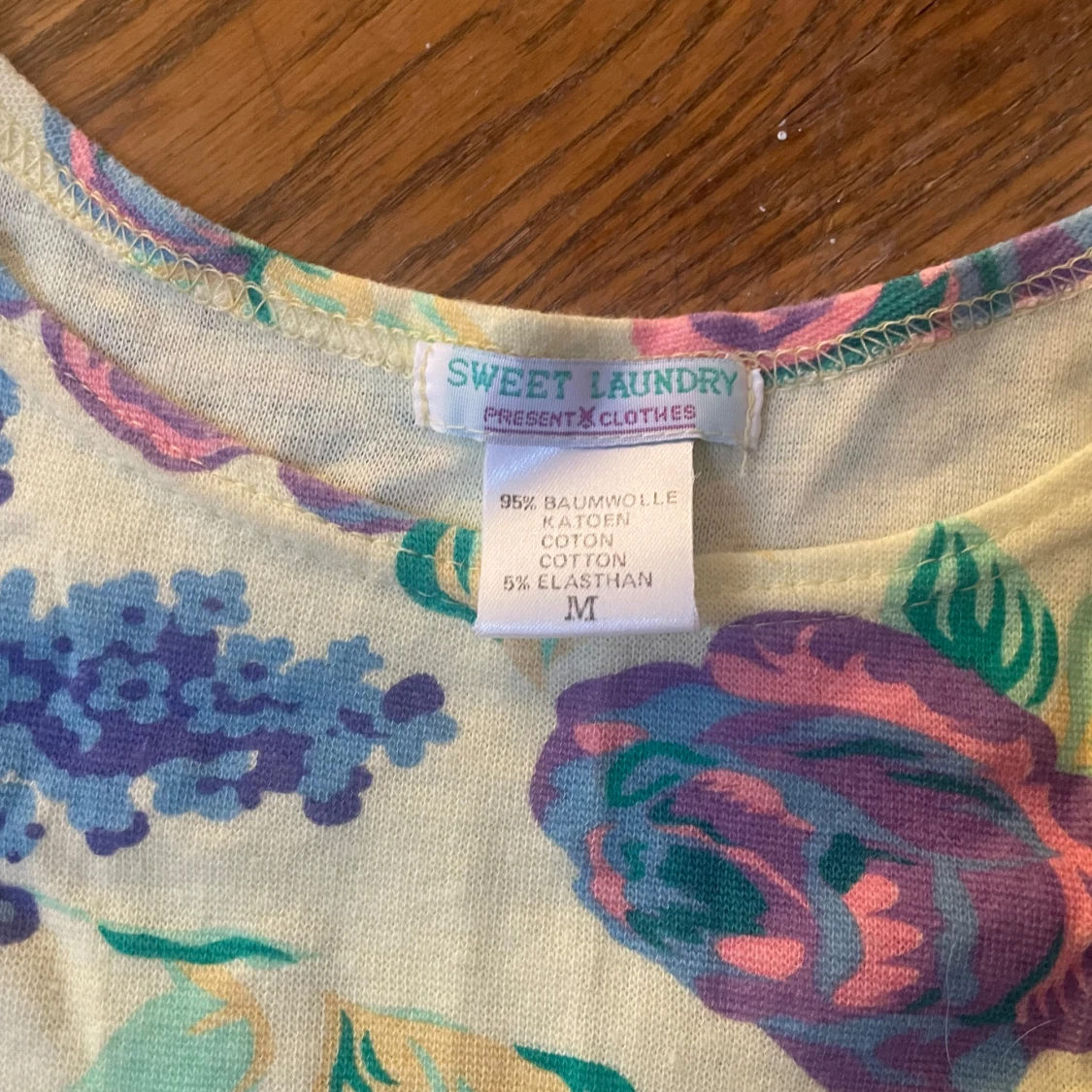 Blommig body från Sweet Laundry - 90