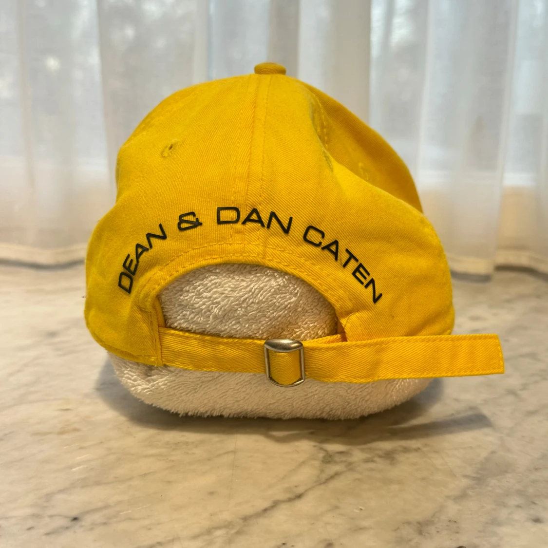 Gul keps från Dsquared2 - 92