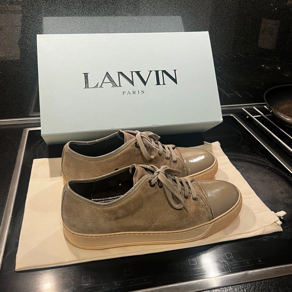 Lanvin  - 90