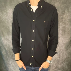 MORRIS SKJORTA - // Morris skjorta | Nyskick | Stolrlek: M | Nypris runt 1800 | Kontakta för fler frågor eller funderingar // DELUXECLOSET