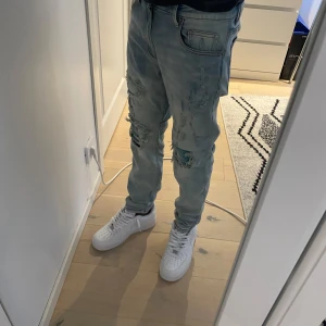 Amiri Jeans  - Amiri jeans utan märke. Passar höjden 174-176