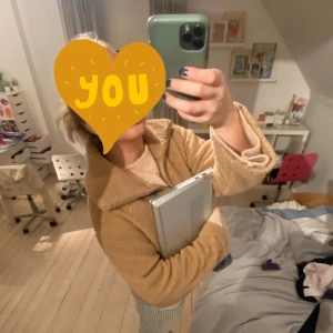 Teddy jacka - En teddyjacka från Hm! Helt slutsåld stl M jätte fin även ny skick köpte för ca 1 månad sedan