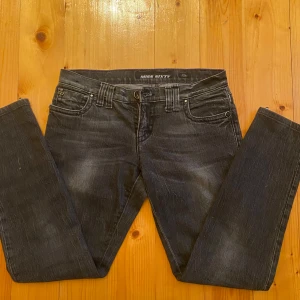 Low waist jeans  - Snygga lågmidjade jeans från miss sixty. Säljer då de inte passar mig 💓