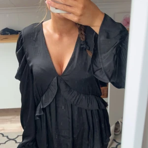 Blus - Fin blus från NA-KD i storlek xs 💌🥂❤️