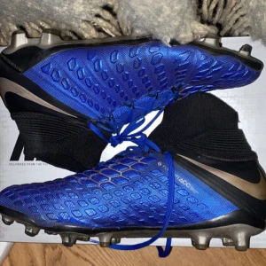 Nike hypervenom 3 - Lite retro skor limiterad modell som är sällsynt, skicket är 8/10 om inte till spel så är de fint för samlare