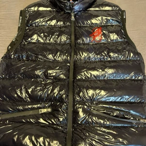 Moncler väst - Storlek L