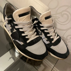 Philipe model trainers  - Bra skick 