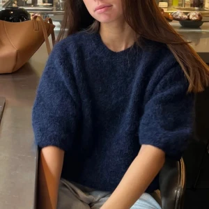 Tröja - Jättefin tröja från designbysi! Den är i storlek onesize men skulle säga att den passar xs-m