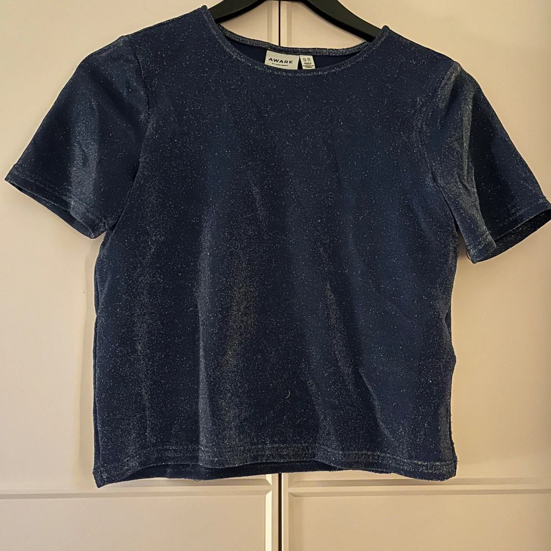 BlĂ„-glittrig topp!!đđ