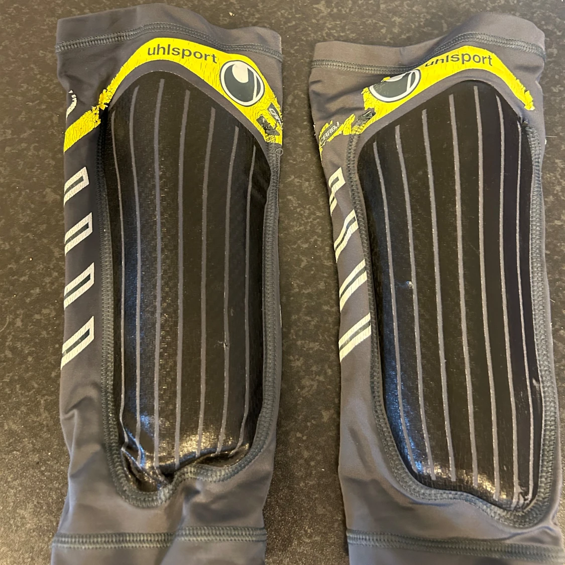 Fotbollsbenskydd - 91