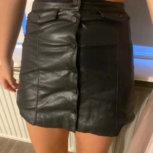 Skinn kjol - En skin kjol som är extremt snygg