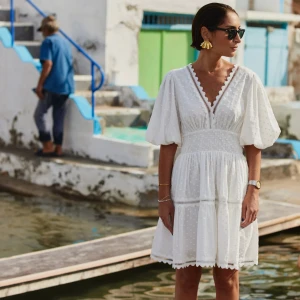 Malina klänning  - Säljer denna superfina studentklänning från byMalina i xs💕Nypris: 2 400kr  Använd en gång och köpt våren 2024.  Skriv gärna privat för egna bilder⭐️