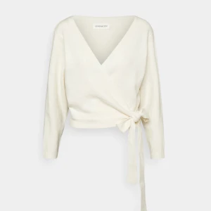 Tröja - Jättefin tröja som man knyter. Har haft den inte så mycket💕💕