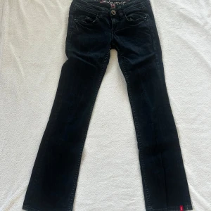 Lågmidjade jeans!!🙌🏼 - As snygga lågmidjade jeans!!! Inga defekter ec🙌🏼